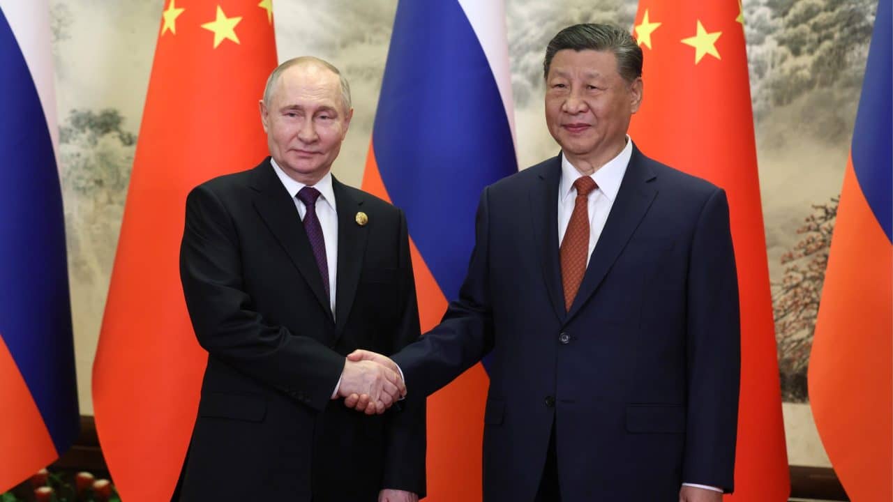 Vladimir Putin meeting Xi Jinping
