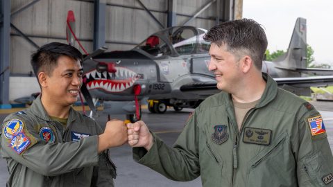 U S Philippine pilots reconnect at Balikatan